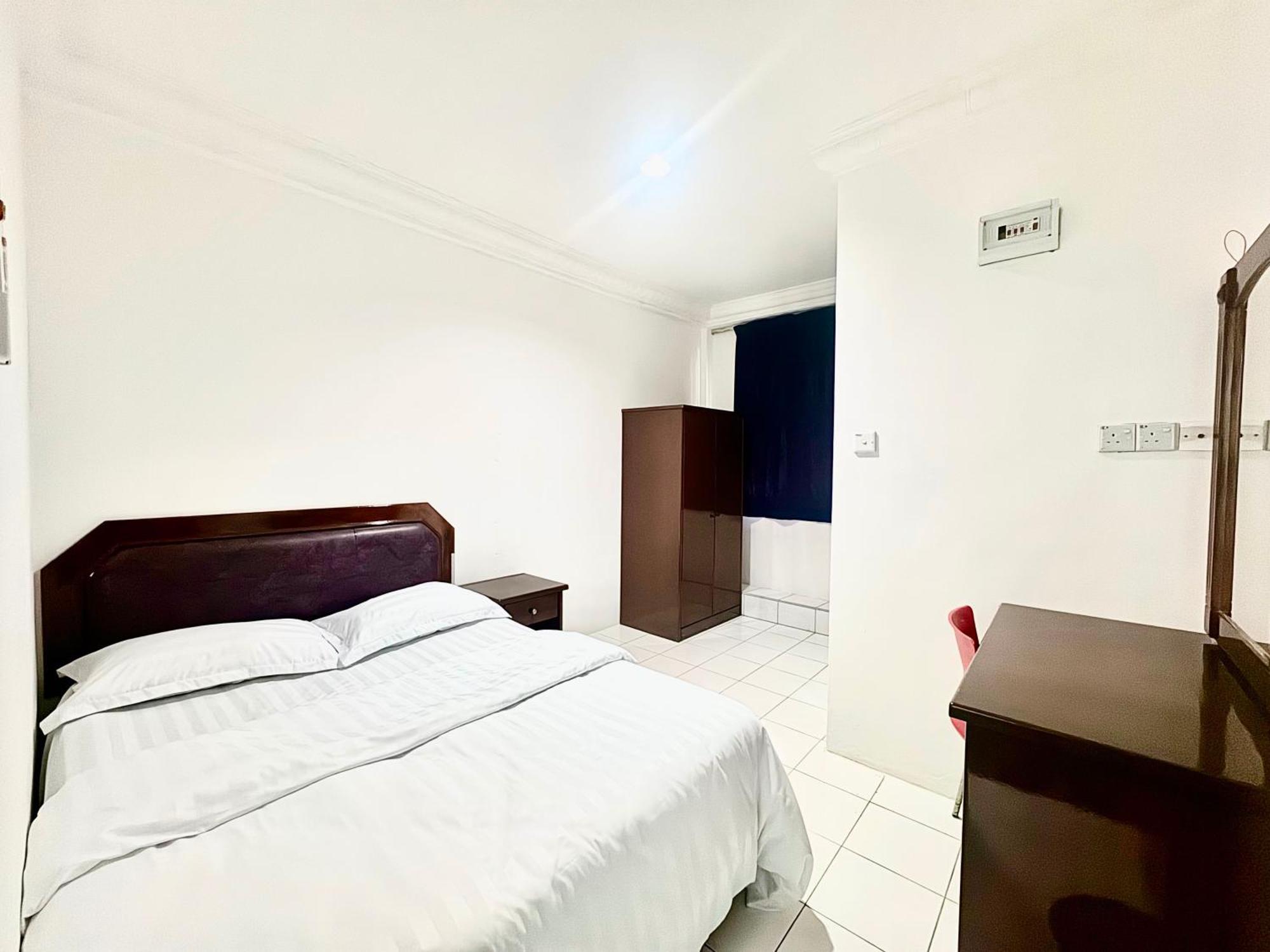 Oyo 91033 Vaigan Hotel Бинтулу Экстерьер фото